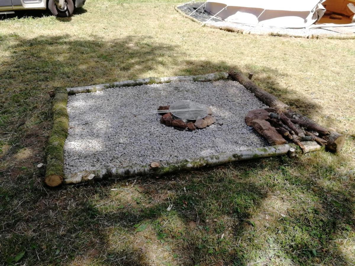 Tente Insolite 1 A 5 Personnes Plouray Exteriör bild